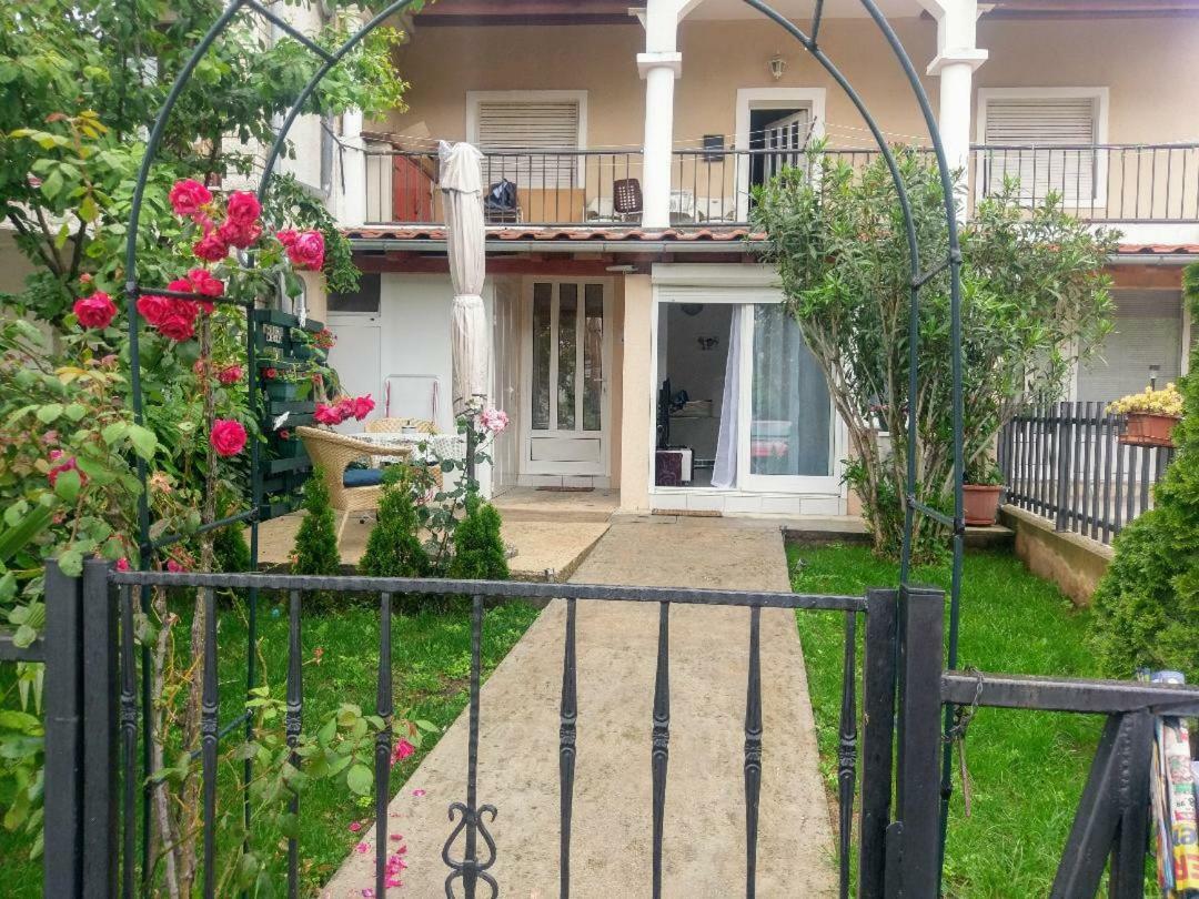 Lovely Apartment With Garden And Terrace Fiume Esterno foto